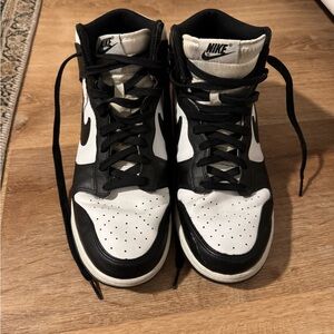 Nike Men's Black and White High-Top Sneakers